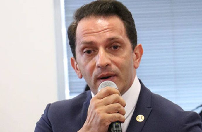Ak Parti ihraç için harekete geçince Mücahit Birinci partiden istifa etti!