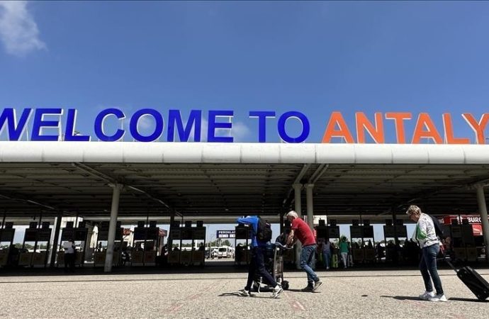Antalya Havalimanı’nda yolcu rekoru