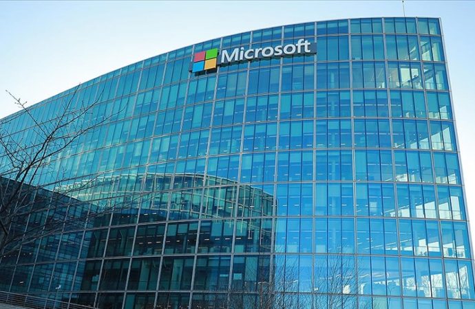 Microsoft çalışanları şirketi İsrail’i desteklemekle suçlayıp eylem yaptı