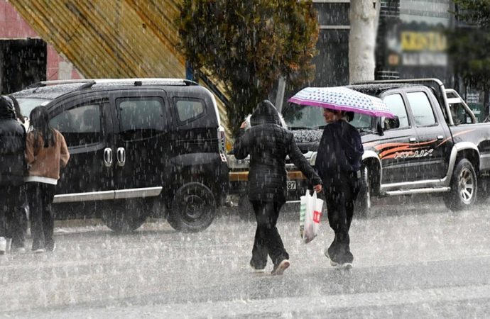 Çok sayıda il için uyarı: Gök gürültülü sağanak bekleniyor