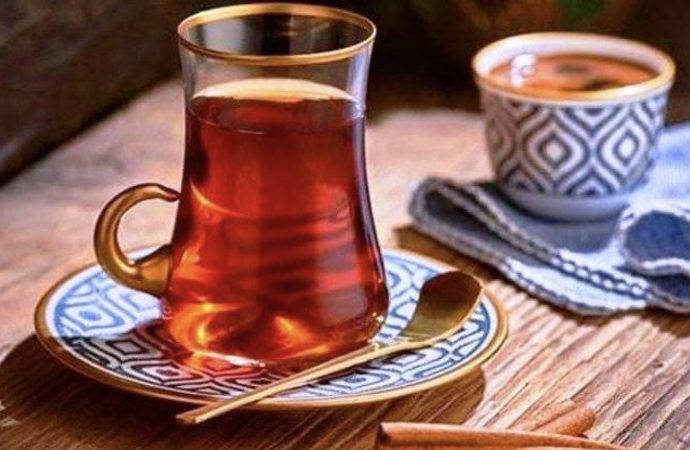 Araştırma: Çay ve kahveyi çok sıcak içmek kanser riskini artırıyor