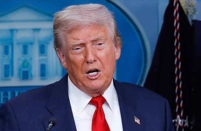 Trump iki dev kanala taktı, yayın lisanslarının iptalini istiyor