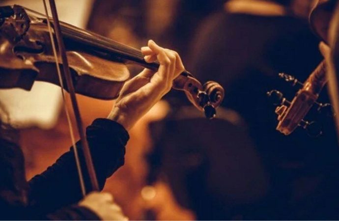 İş Sanat ‘Parlayan Yıldızlar’ını arıyor