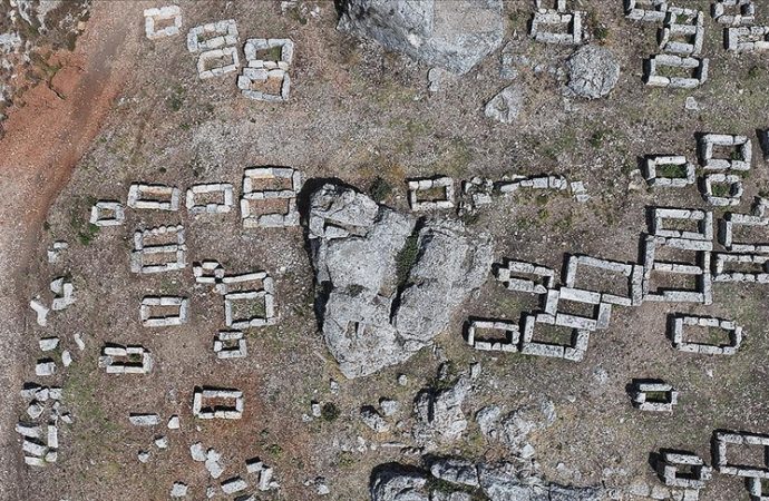 Sillyon Antik Kenti kazısı: Ana caddeyi Romalılar da kullanmış Osmanlılar da