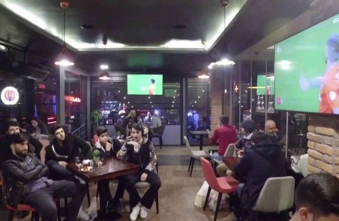 Maç izlemek için kahve lokanta bulmak kolay olmayacak: Büyük zam geldi