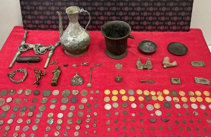 Eskişehir’de 55 Roma sikkesi ele geçirildi