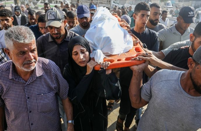 İsrail Gazze’de 24 saatte 10 kişiyi daha açlıktan öldürdü