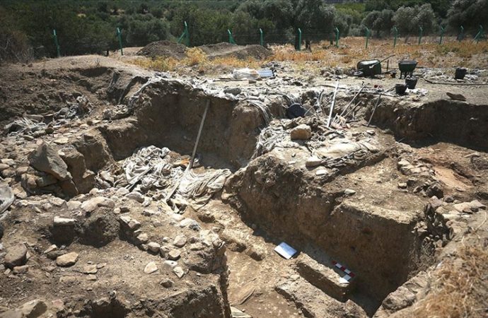 Gökçeada’da höyük kazısı: 8 bin 800 yıllık beş mimari yapı ortaya çıkarıldı