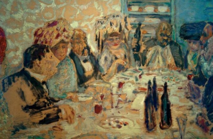 Sanat galerisinde verilen özel yemek davetleri