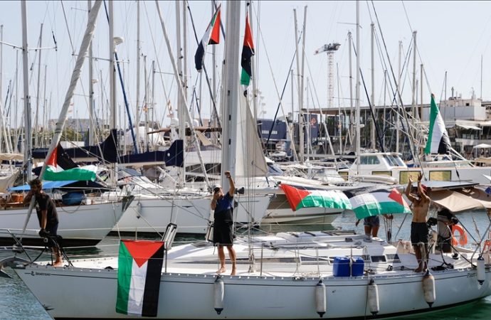 Onlarca tekne İsrail’in ablukasına karşı Akdeniz’e yelken açtı