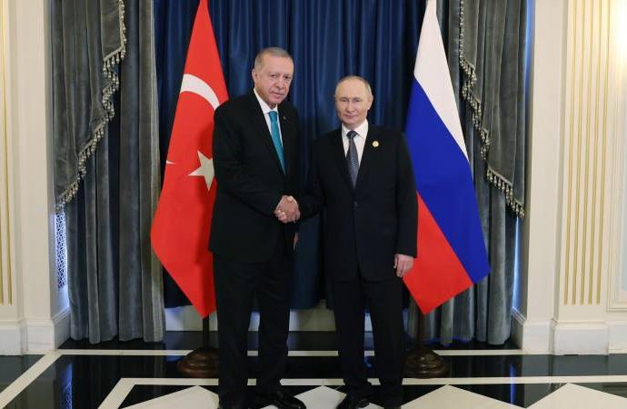 Çin’de görüştüler: Erdoğan’dan Türkiye’ye davet, Putin’den Ukrayna teşekkürü