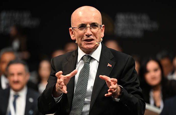 Şimşek büyüme verilerini değerlendirdi: Dezenflasyonun sürmesi programın başarısını gösteriyor