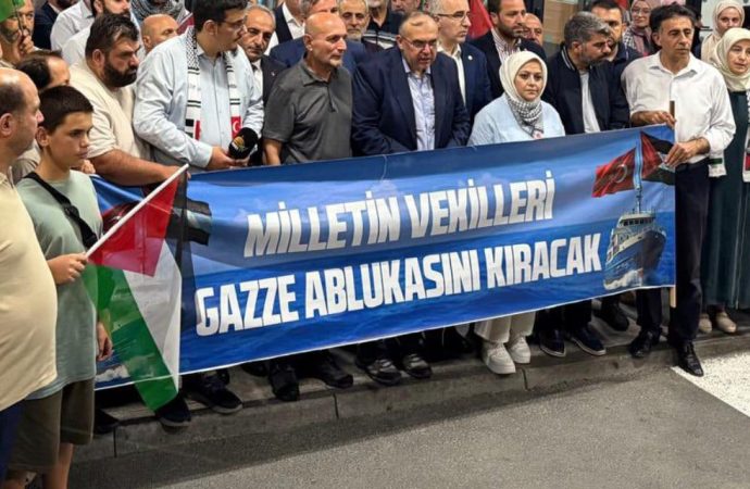 Dört Türk milletvekili Gazze filosunda