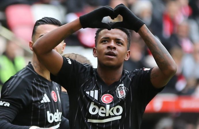 Beşiktaşlı Arroyo, Cruzeiro’ya transfer oldu