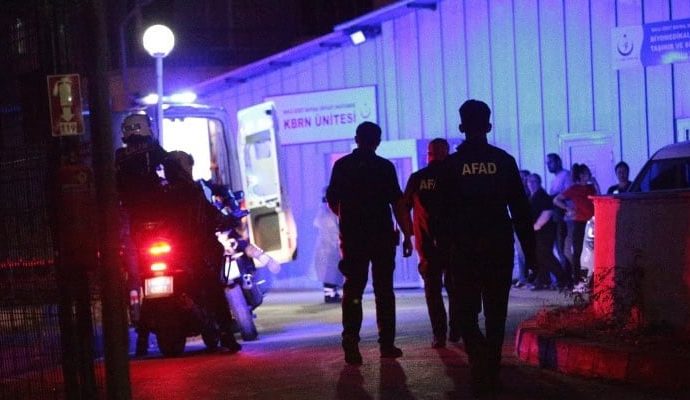 Şüpheli madde inceleyen dokuz polis hastaneye kaldırıldı: İkisi yoğun bakımda