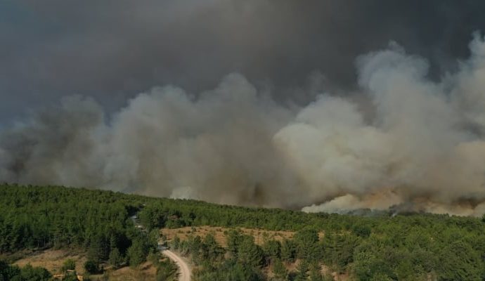 Kastamonu yandı, dumanı Ankara’ya kadar geldi