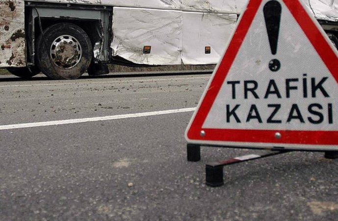 Yolcu otobüsü devrildi: 27 kişi yaralandı