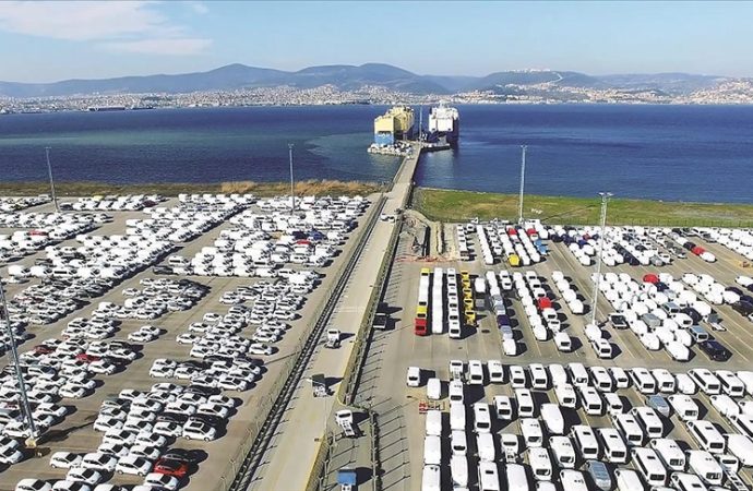 Ağustosta en fazla ihracat yapan sektör otomotiv