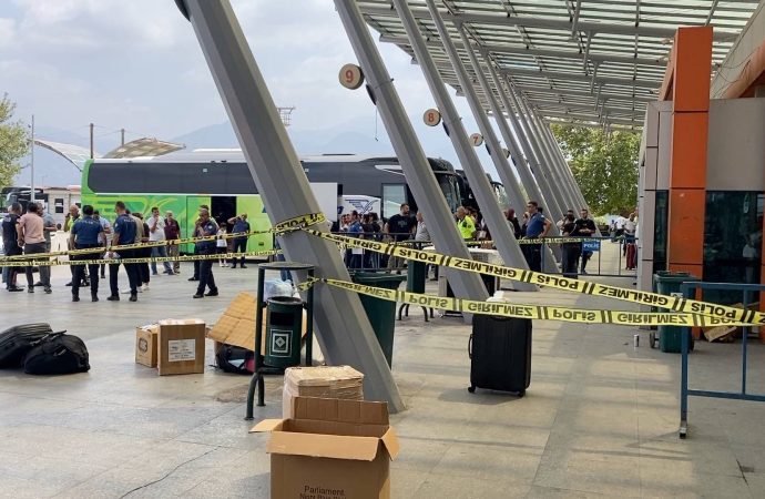Kadına şiddet: Kızını otogarda av tüfeğiyle vurdu