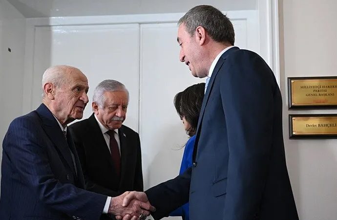 DEM Parti’den Bahçeli’ye yanıt: Konuşarak mı çözeceğiz yoksa bagajımızdaki ezberlerle mi yürüyeceğiz?