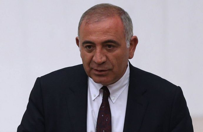 Gürsel Tekin: Pazartesi günü CHP il binasına gideceğim