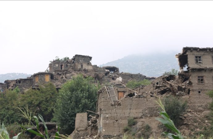 Afganistan’daki depremde ölü sayısı 2 bin 205’e yükseldi