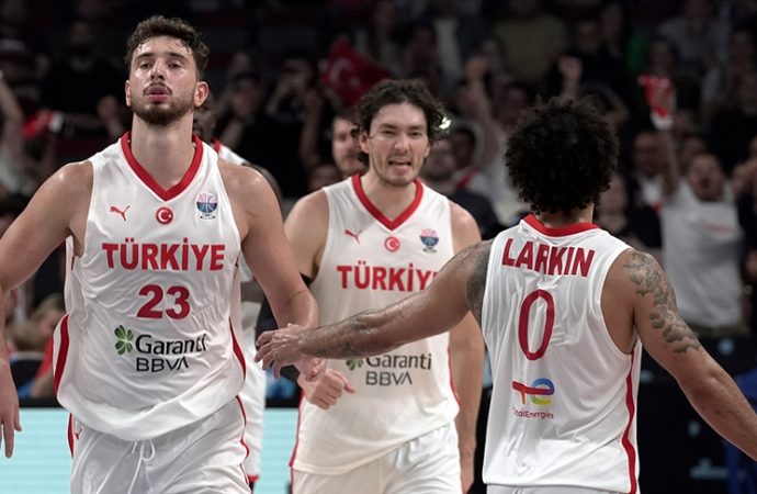 12 Dev Adam çeyrek final için sahaya çıkacak
