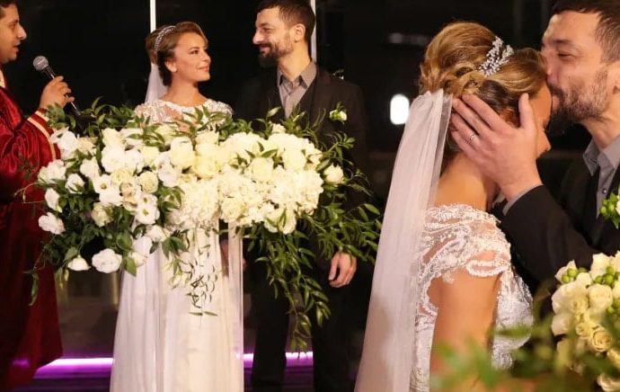 Ünlü çift dört ay sonra ilk kez anne-baba olacak