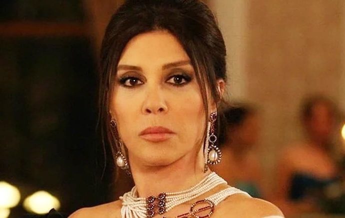 Nebahat Çehre birine mi seslendi: ‘Aptal! Aslında her şey başka olabilirdi’