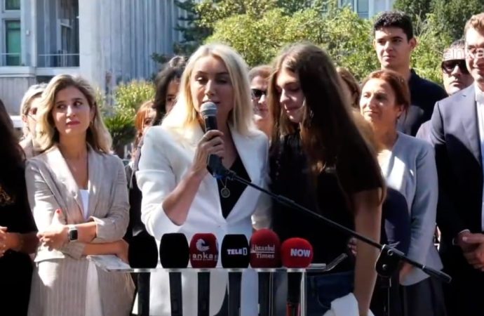 İmamoğlu’nun kızı doğum gününü Saraçhane eyleminde kutladı