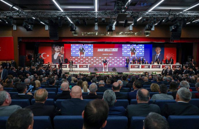 CHP’de olağanüstü kurultay talebi: Delegelerden imza toplanıyor