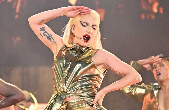 Lady Gaga 45 dakika kala konseri iptal etti: Isınırken sesimi yıprattım