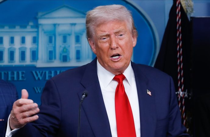 Trump’ın ‘uçaklarınızı düşürürüz’ tehdidine Maduro’dan rest: ‘Savaşırız’