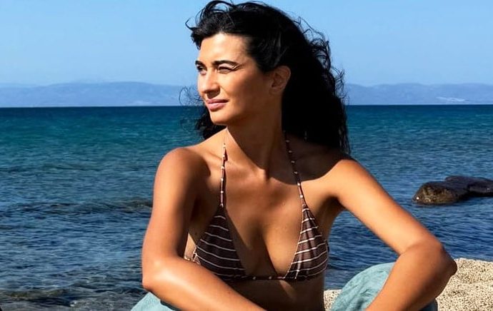 Tuba Büyüküstün ‘Sultana’da direk dansçısı olacak