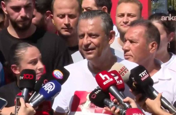 Özgür Özel CHP 102’nci Yıl Koşusu’na katıldı