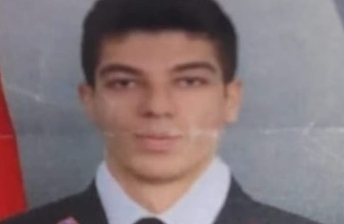 Jandarmanın en acı görevi: Hurdaya dönen araçtan meslektaşları çıktı