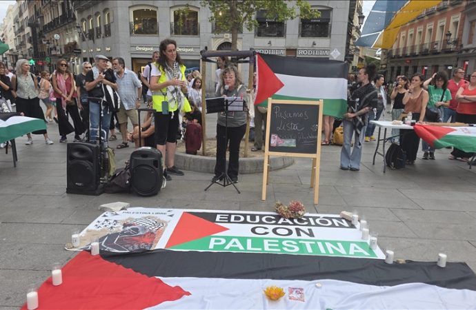 Paris’ten sonra Madrid’de: Gazze’de öldürülen çocuklar tek tek anıldı