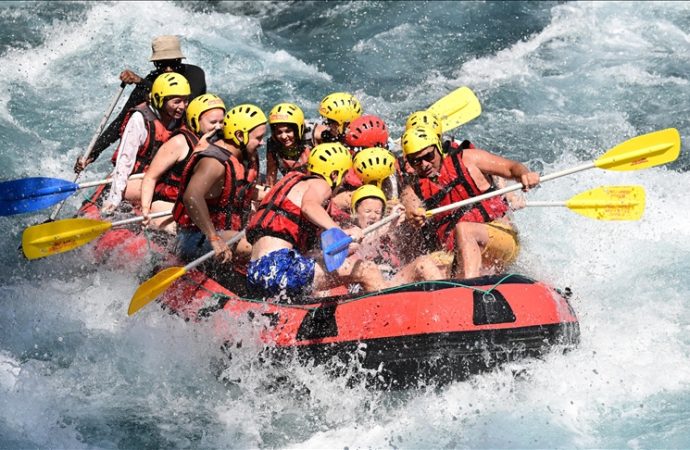 Mahallelinin geçim kaynağı ‘rafting’ oldu