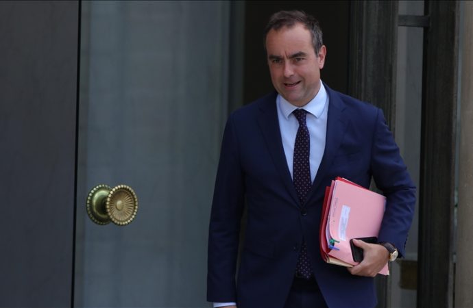Macron, Sebastien Lecornu’yu yeni başbakan olarak atadı