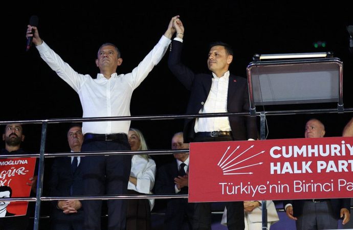 Özgür Özel’den Kadıköy mitingi çağrısı: Teslim olmayacağız!