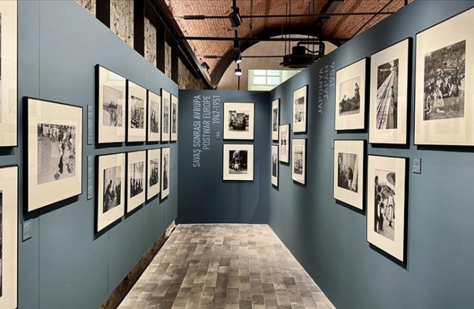 “Robert Capa-Gerçek En İyi Fotoğraftır” sergisi Ara Güler Müzesi’nde
