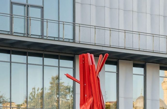 İstanbul Modern’in önüne ‘Dikey Otoyollar’
