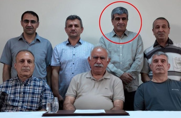 Öcalan’la aynı karedeydi: İmralı’dan sevk edildi