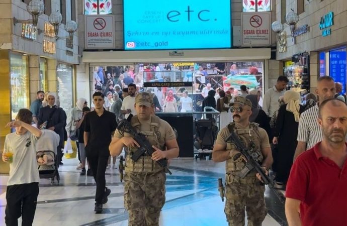 Haraç tehdidine önlem: Özel harekat Kapalıçarşı nöbetinde