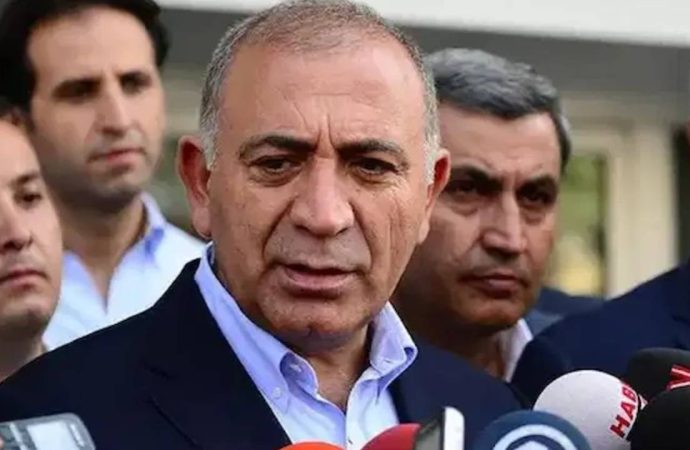 Kayyum, Özgür Özel’e kızdı: Hakkımı hepsine haram ediyorum