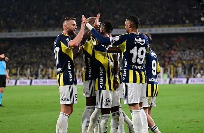 Fenerbahçe, Trabzon’u tek golle geçip rahatladı; Trabzonspor çok kızgın