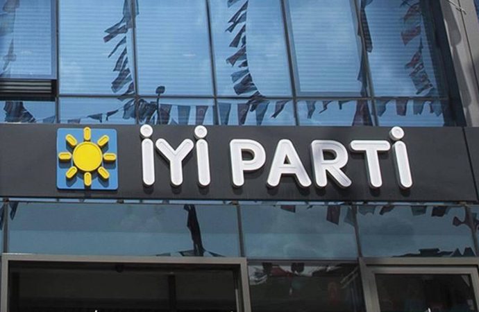 İYİ Parti Sakarya’da toplu istifa