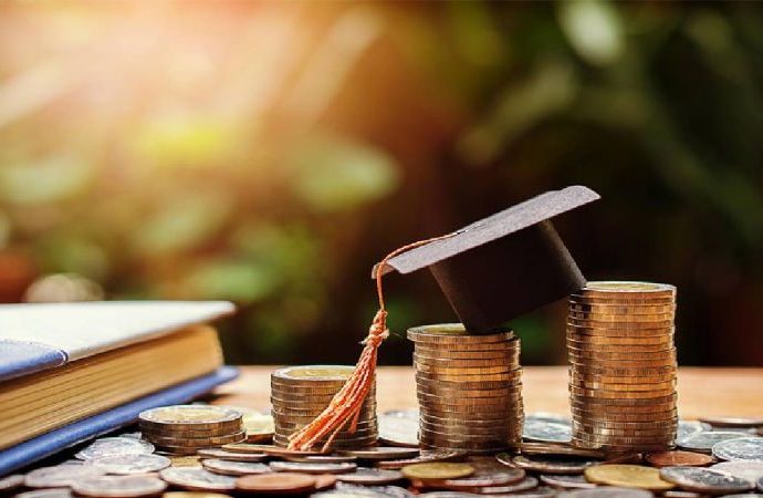 YÖK verileri: 10 yılda 19 milyon genç üniversiteyi bıraktı