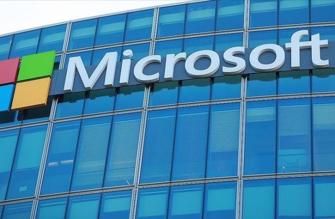 Microsoft, İngiltere’de 30 milyar dolar yatırım yapacak