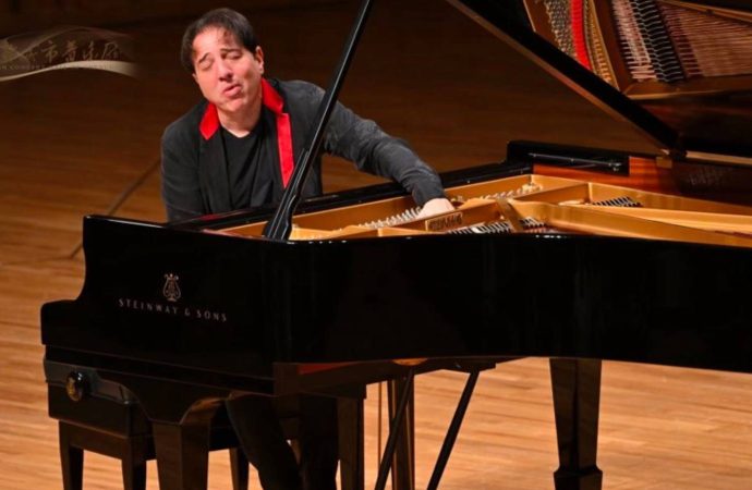 Fazıl Say’dan Gazze çağrısı: İstediğiniz kadar konserimi iptal edebilirsiniz, Gazze’de yapılan bir soykırımdır